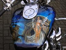 2011-03_Honda_Shopper_Engel_2